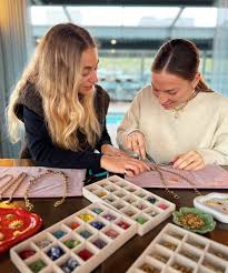 Atelier personnalisation de bijoux avec notre partenaire "Lys d'Or"